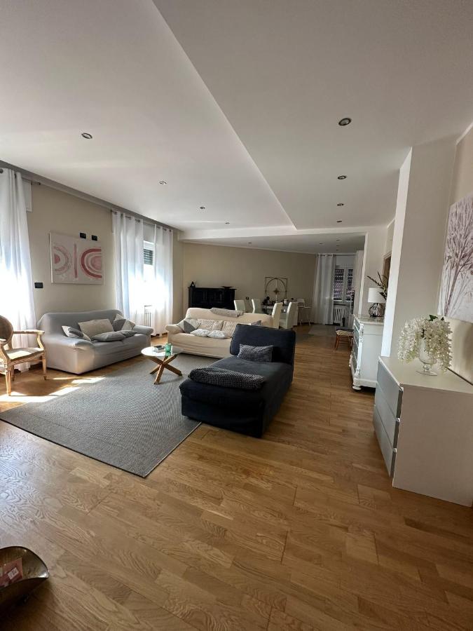 Luxury Center Appartment Novi Ligure Exterior foto